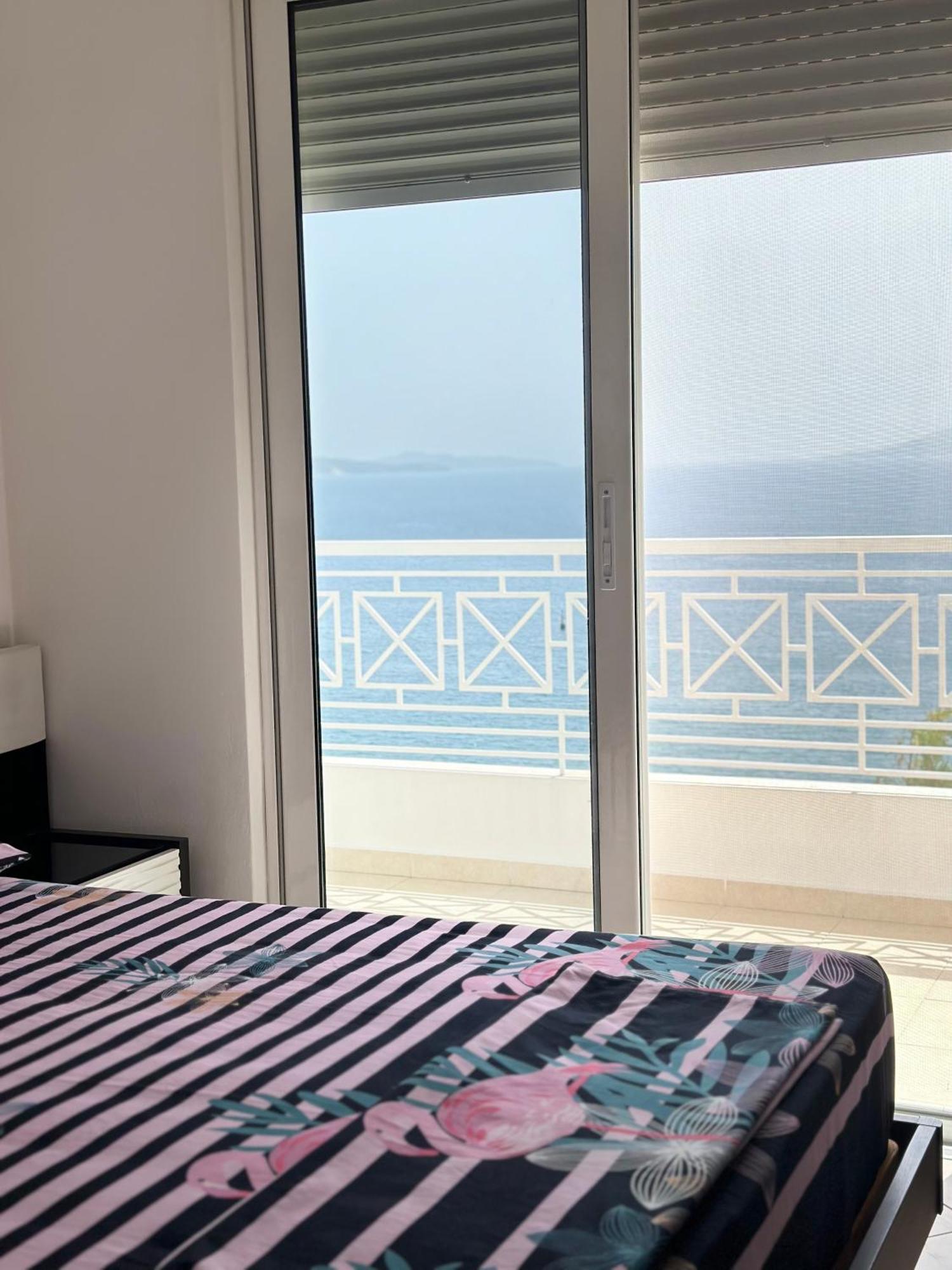 Tini Sea View Apartment Sarandë Exterior foto
